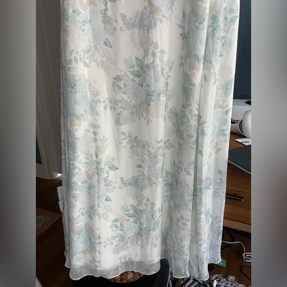 *new* Birdy Grey x Style Me Pretty Kira Dress in Sage Bouquet - Picture 6 of 9